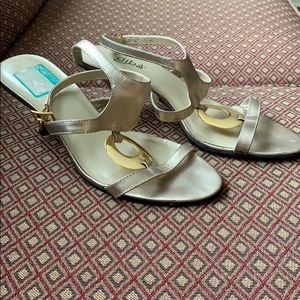 Diba heels size 9.5 gold